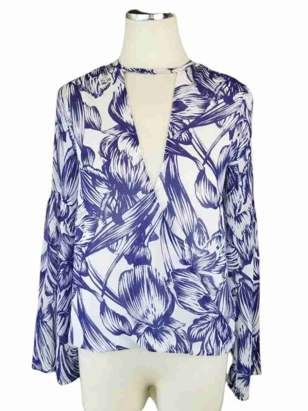 Karlie NWT Blue White Floral Faux Wrap Blouse Bell Sleeve Keyhole Top Small
